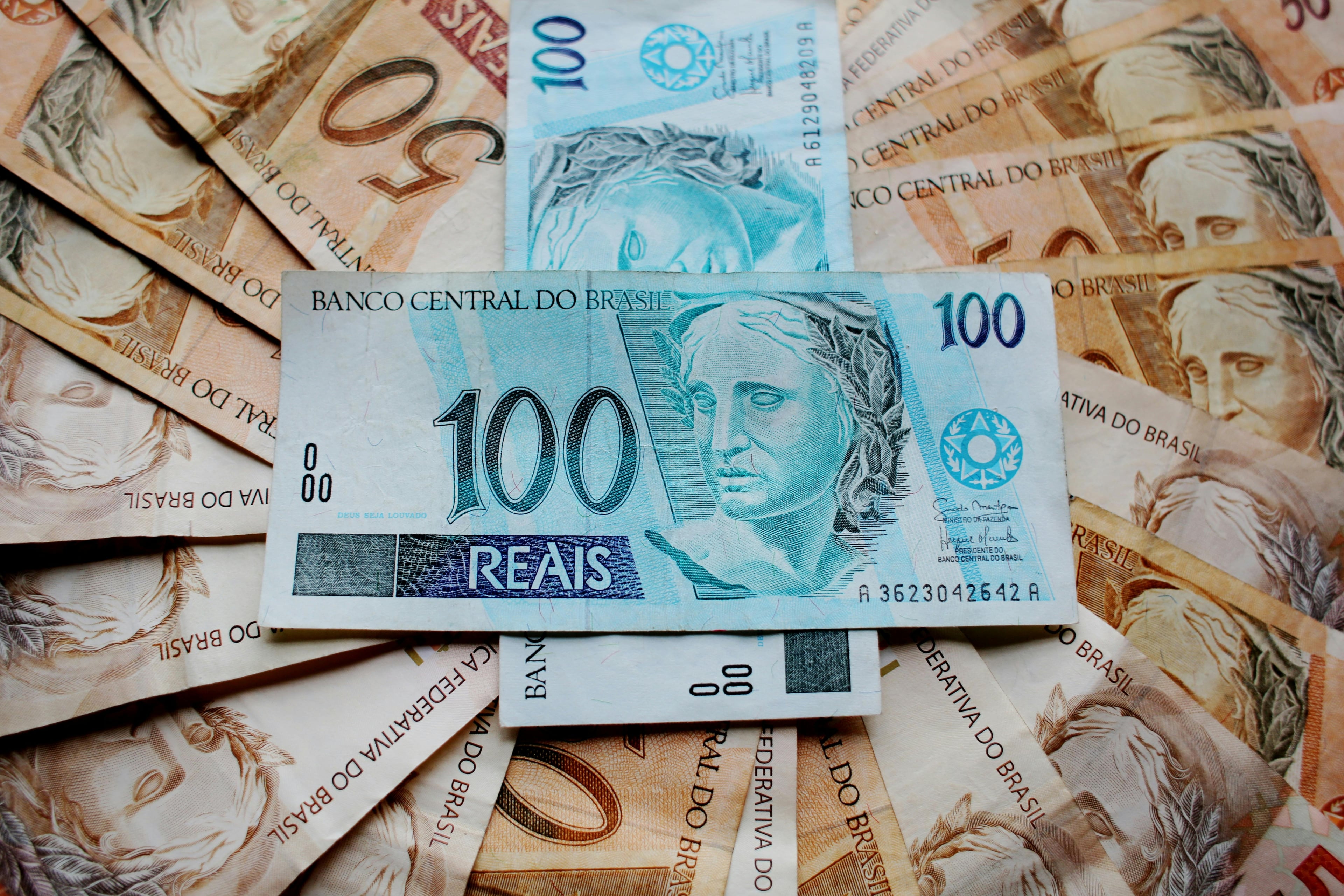 Brazil Faces 50% Tariff: Market Impact and Investor Insights