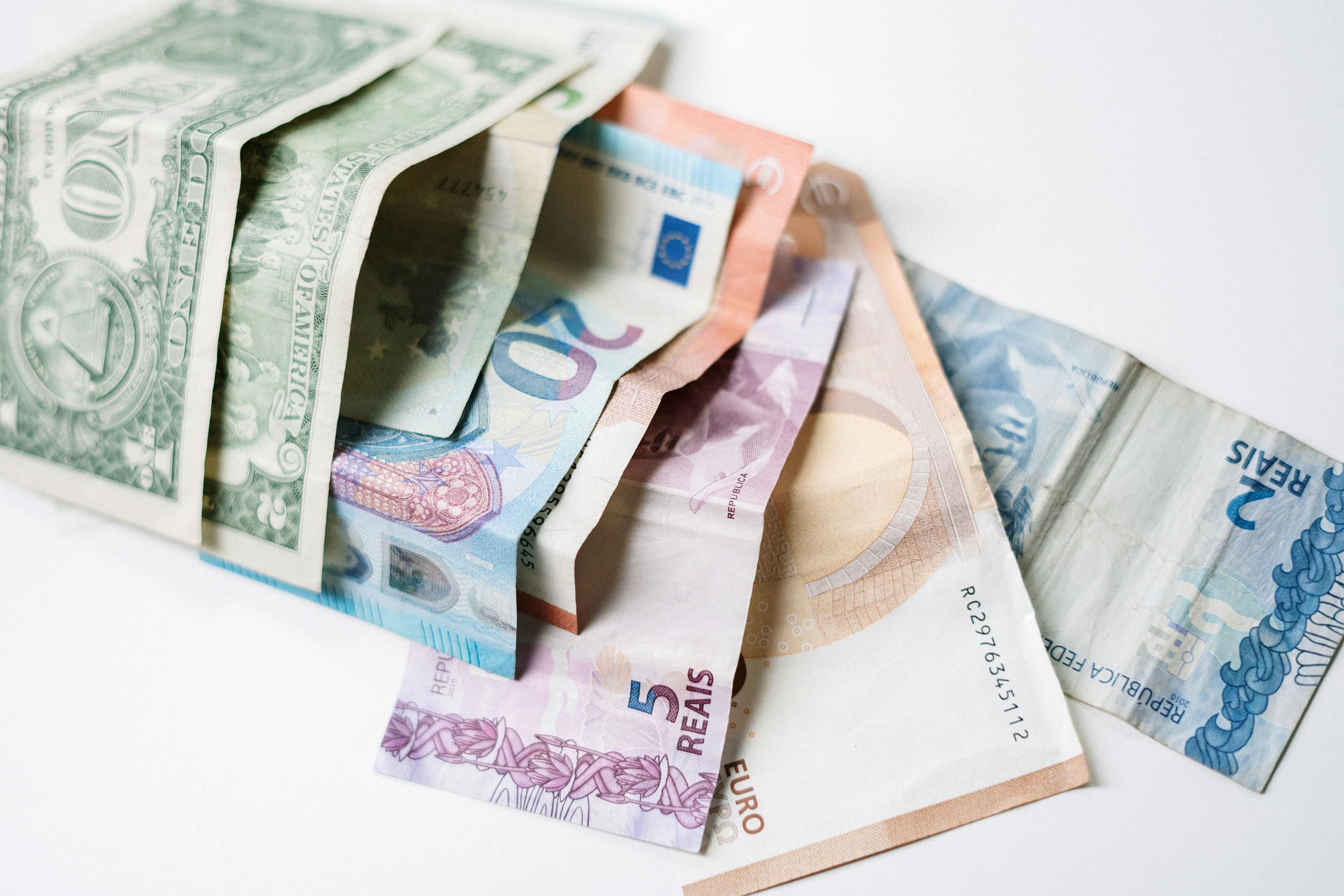 Ibovespa Drops Amid U.S. Tariff Concerns: Market Insights for Brazilian Investors