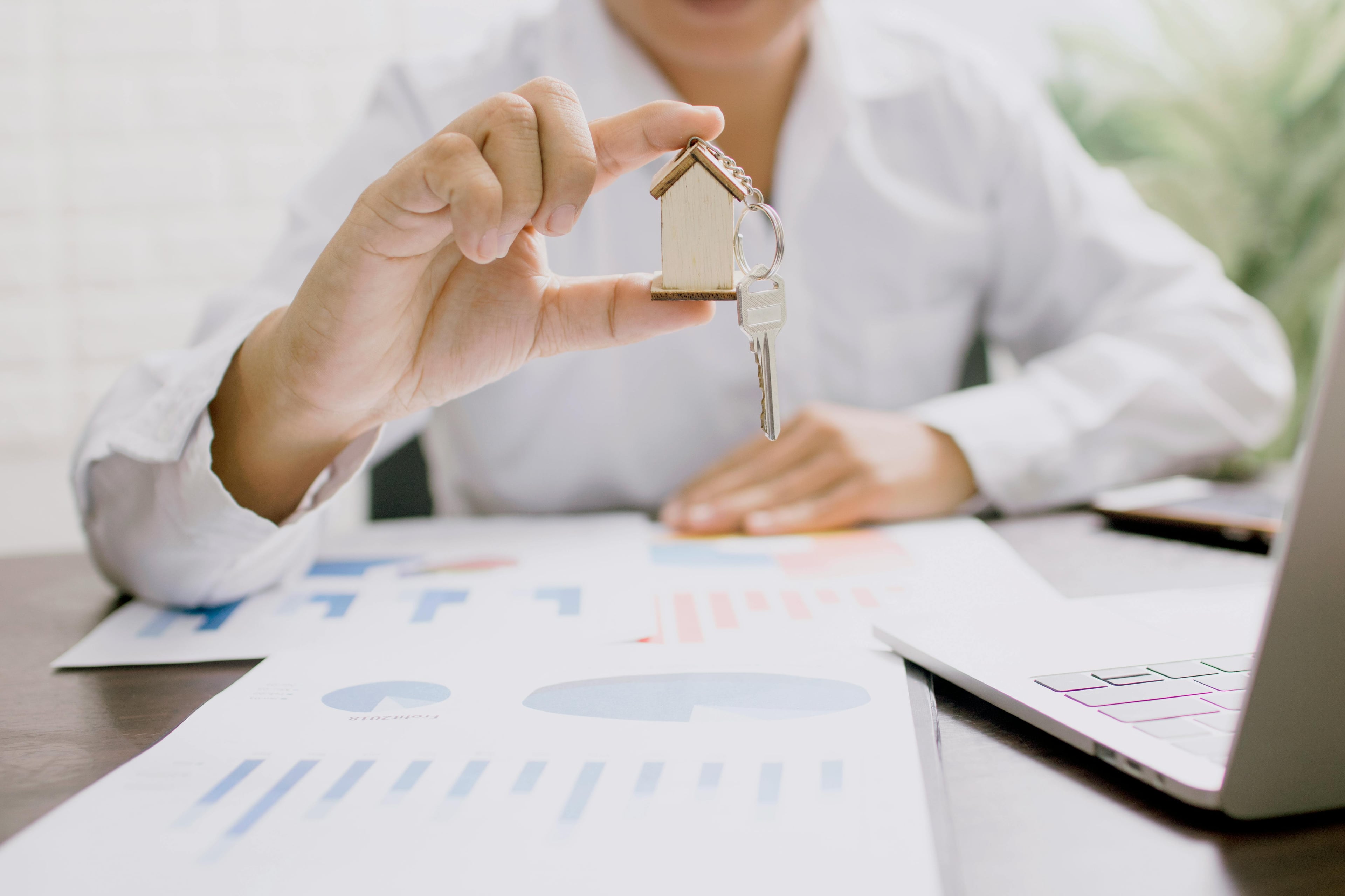Complete Guide to Real Estate Investing: Strategies, Types, and Best Practices