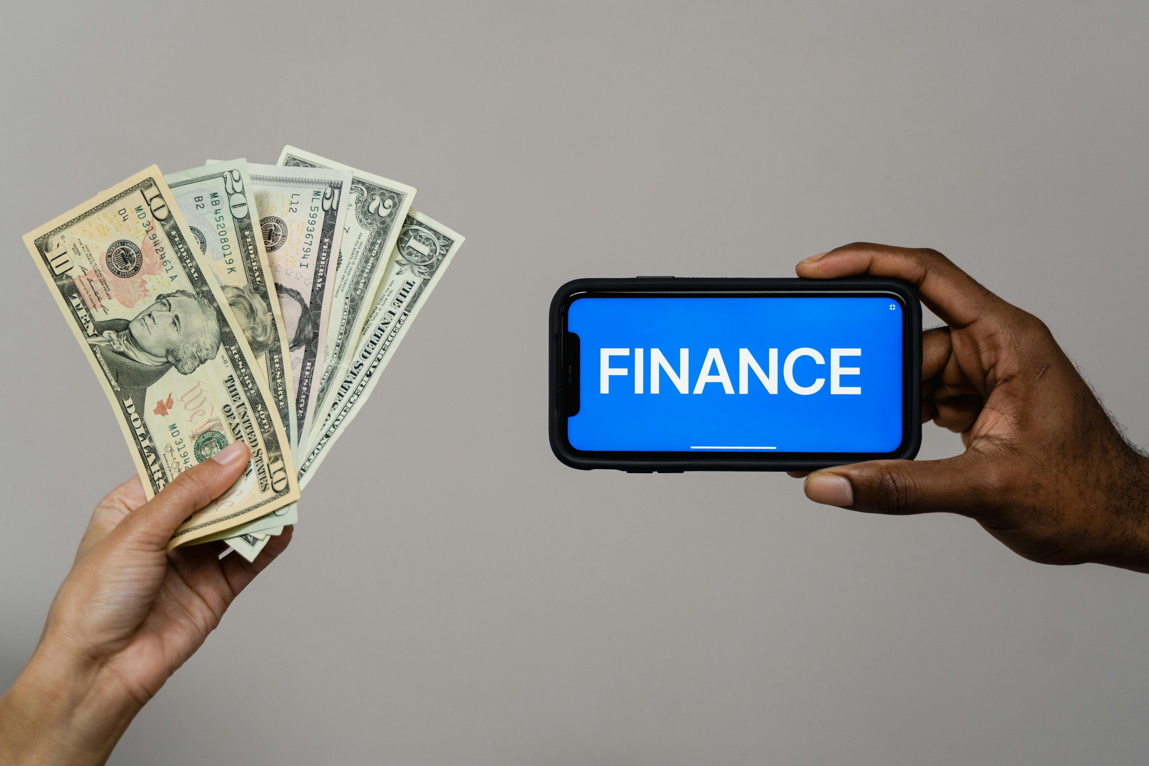 US Dollar Strengthens Amid Tariff Announcements: DXY Index, Forex Market Trends, and Investment Insights