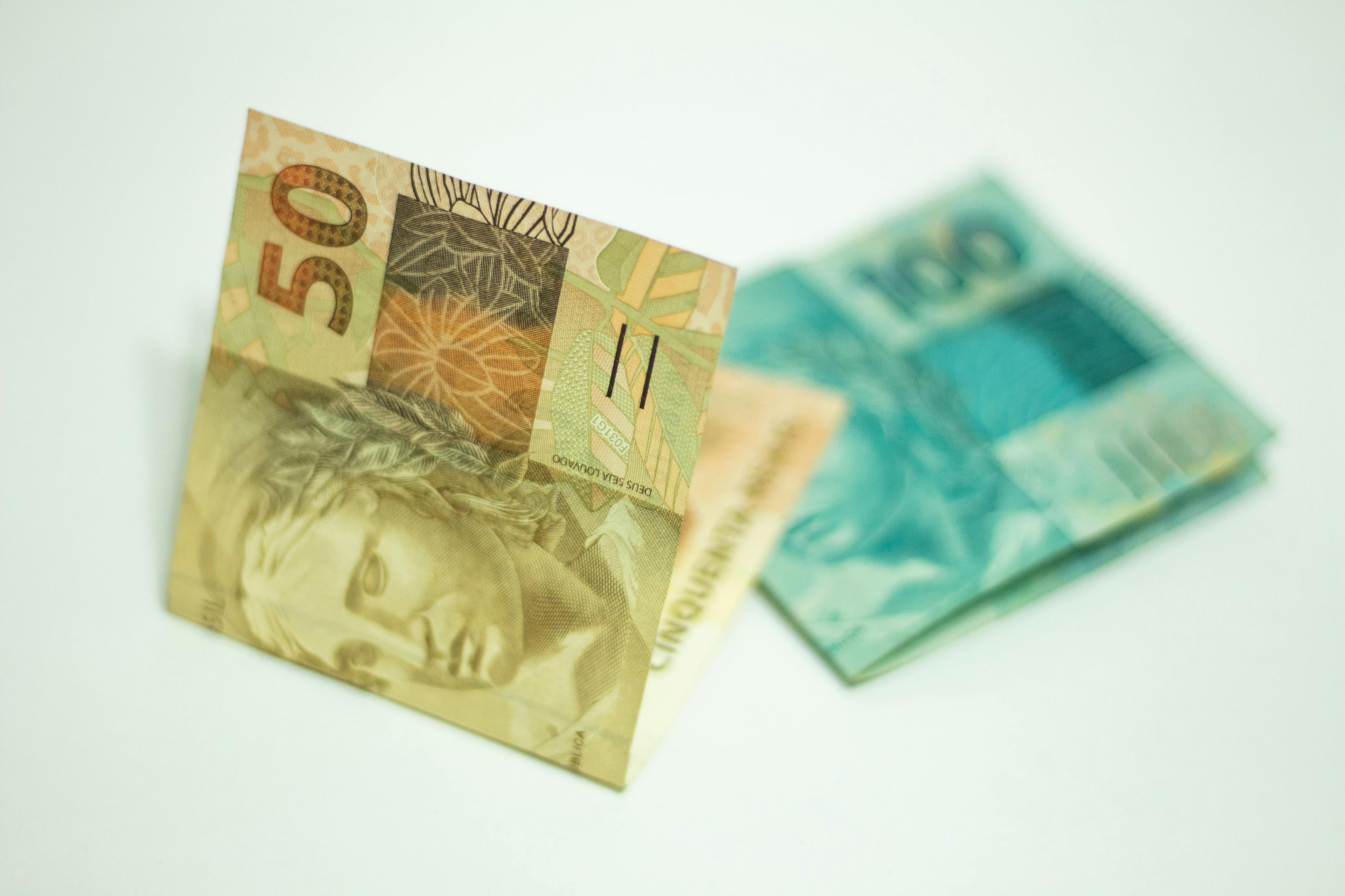 Complete Guide to the Brazilian Real: Currency Exchange, Investment Strategies, and Market Insights